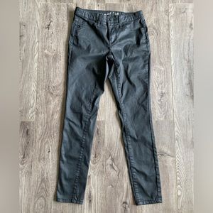 Universal Thread high rise skinny black pants w/ sheen finish 70% cotton